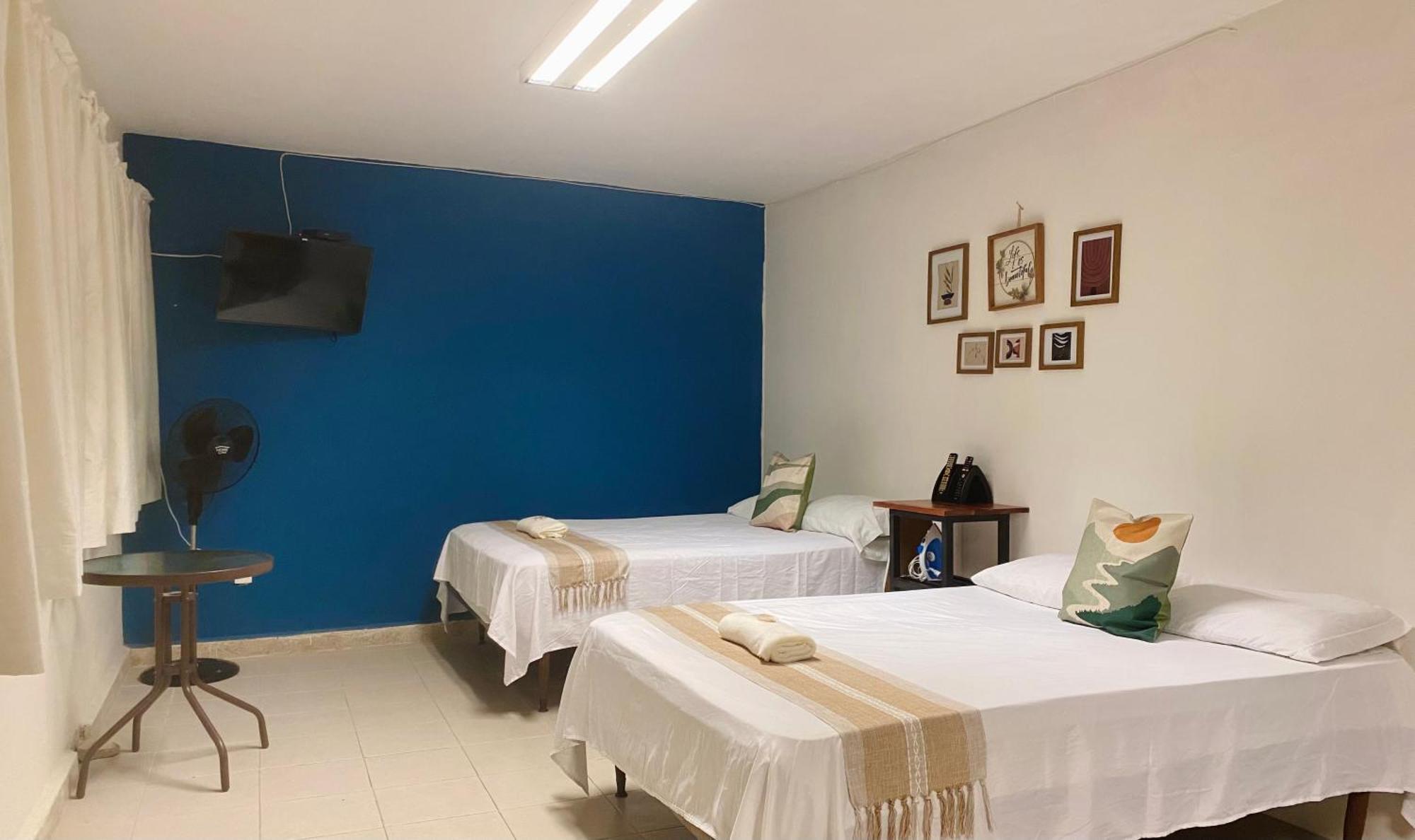 Hospedaje Aldana - Habitacion L E R D O En Zona Centro Tuxpan  Exterior photo